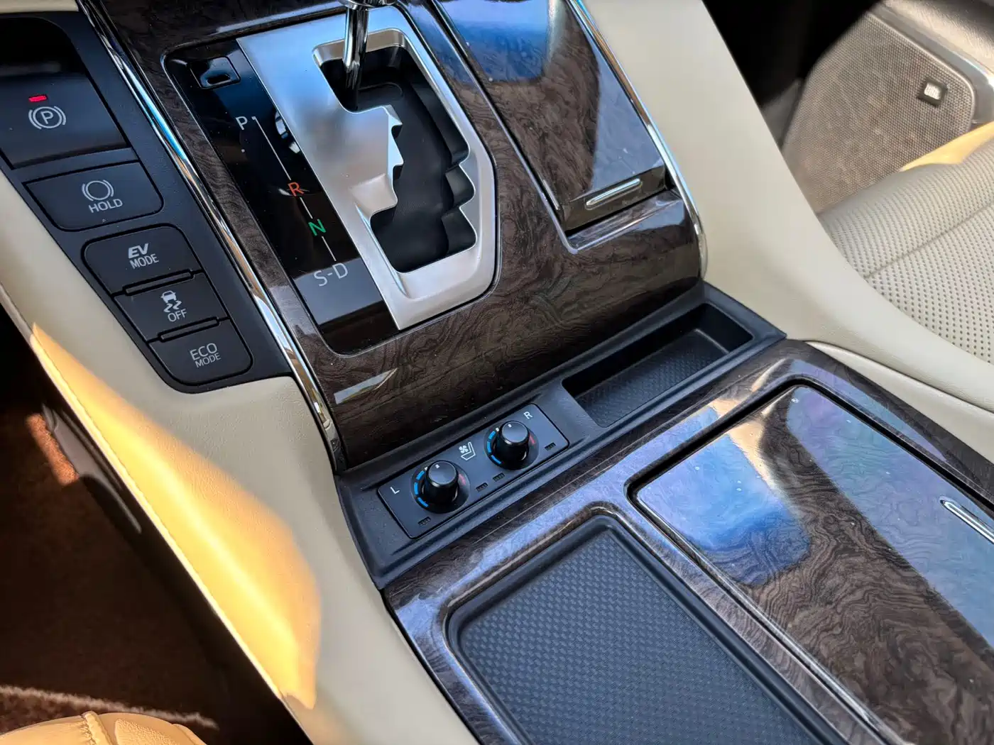 Toyota Vellfire 2023 Crown Hybrid 2.5L HV Premium фото 15