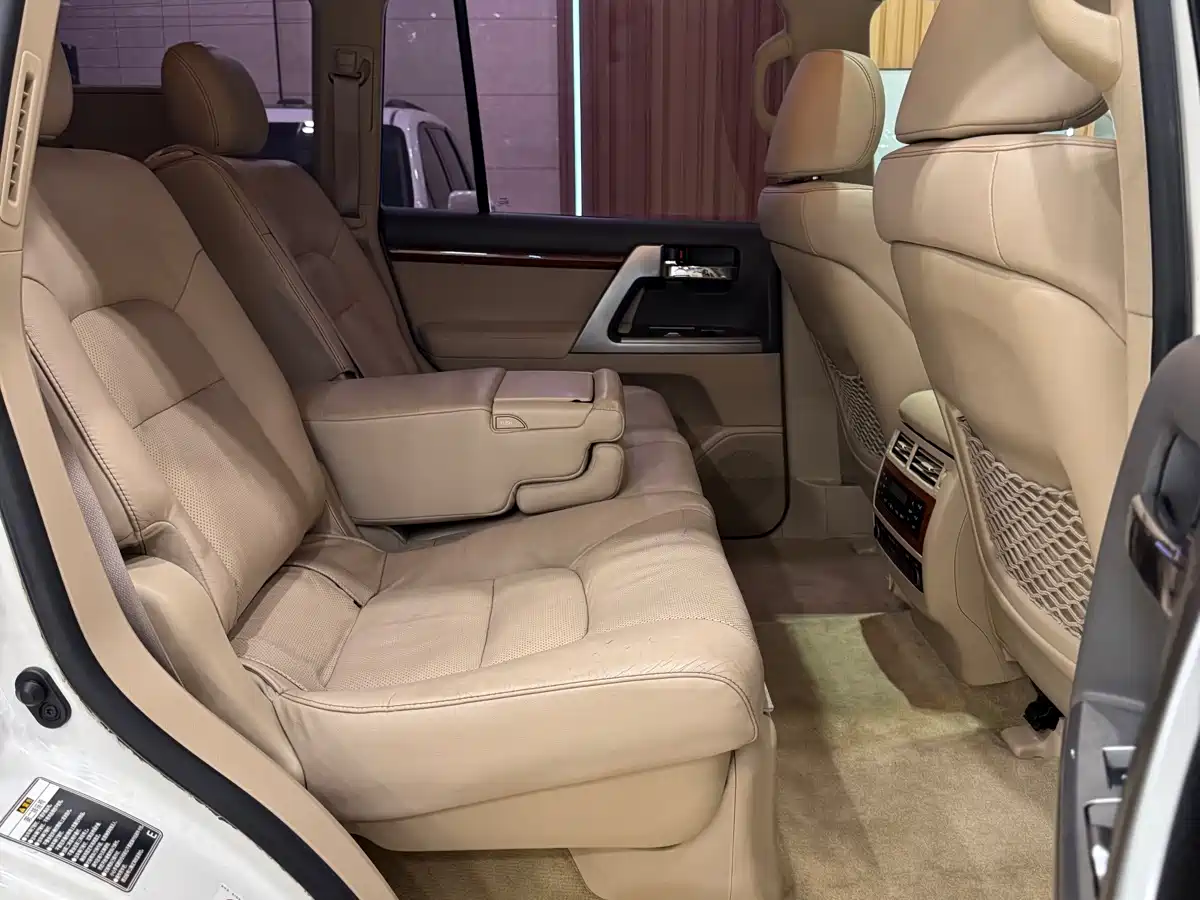 Toyota Land Cruiser 2013 2012 4.6L Automatic VX-R