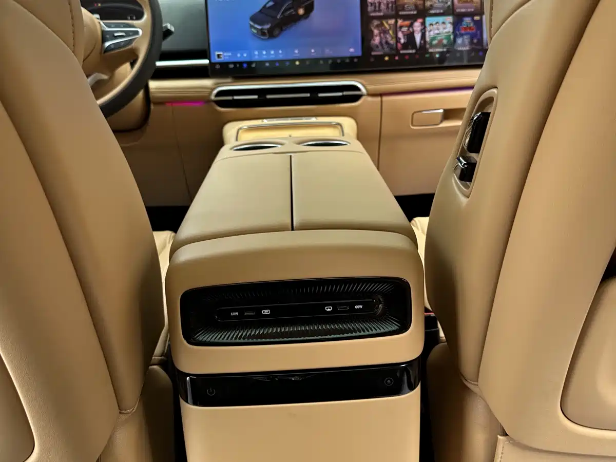 Voyah Auto Voyah Dreamer 2025 PHEV AWD Flagship Kunpeng Edition фото 12