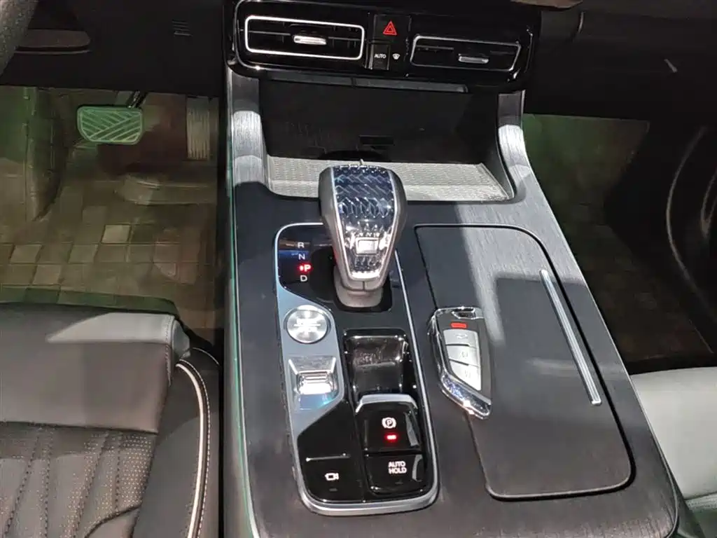 GAC Trumpchi Trumpchi GS8 2022 Pilot Series 2.0TGDI 4WD Luxury Smart Connect Edition (7-Seater) фото 14