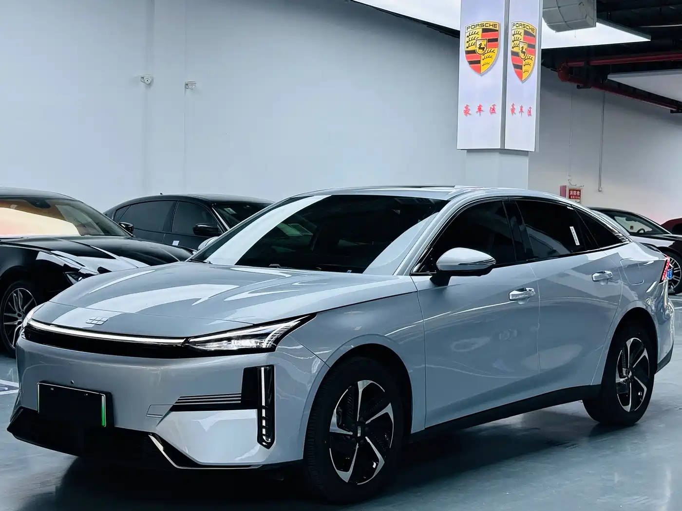 Geely Galaxy Galaxy L6 2025 EM-i 140km Starship Edition