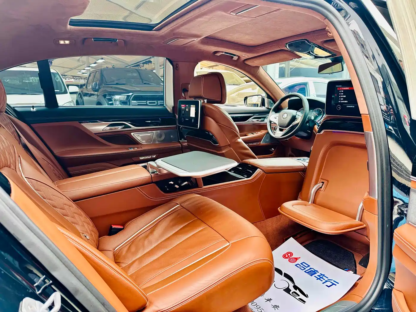 BMW 7 Series 2017 750Li xDrive Customized Edition (4-Seater) фото 8