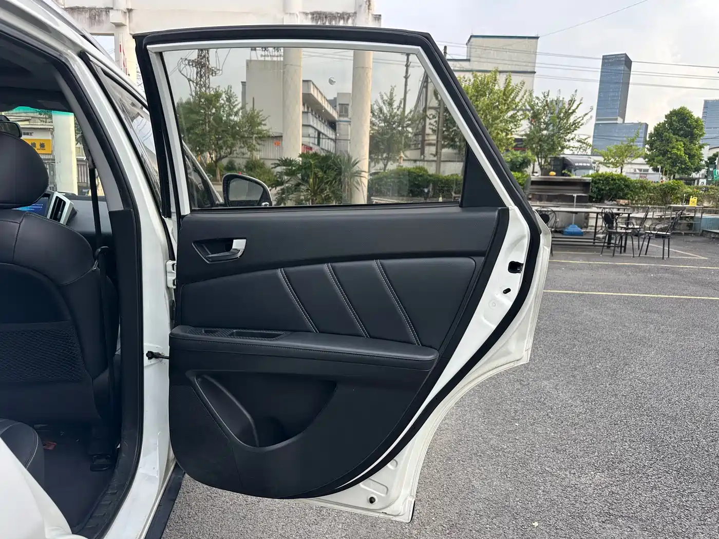 Luxgen U6 SUV 2015 2015 1.8T Fashion Edition
