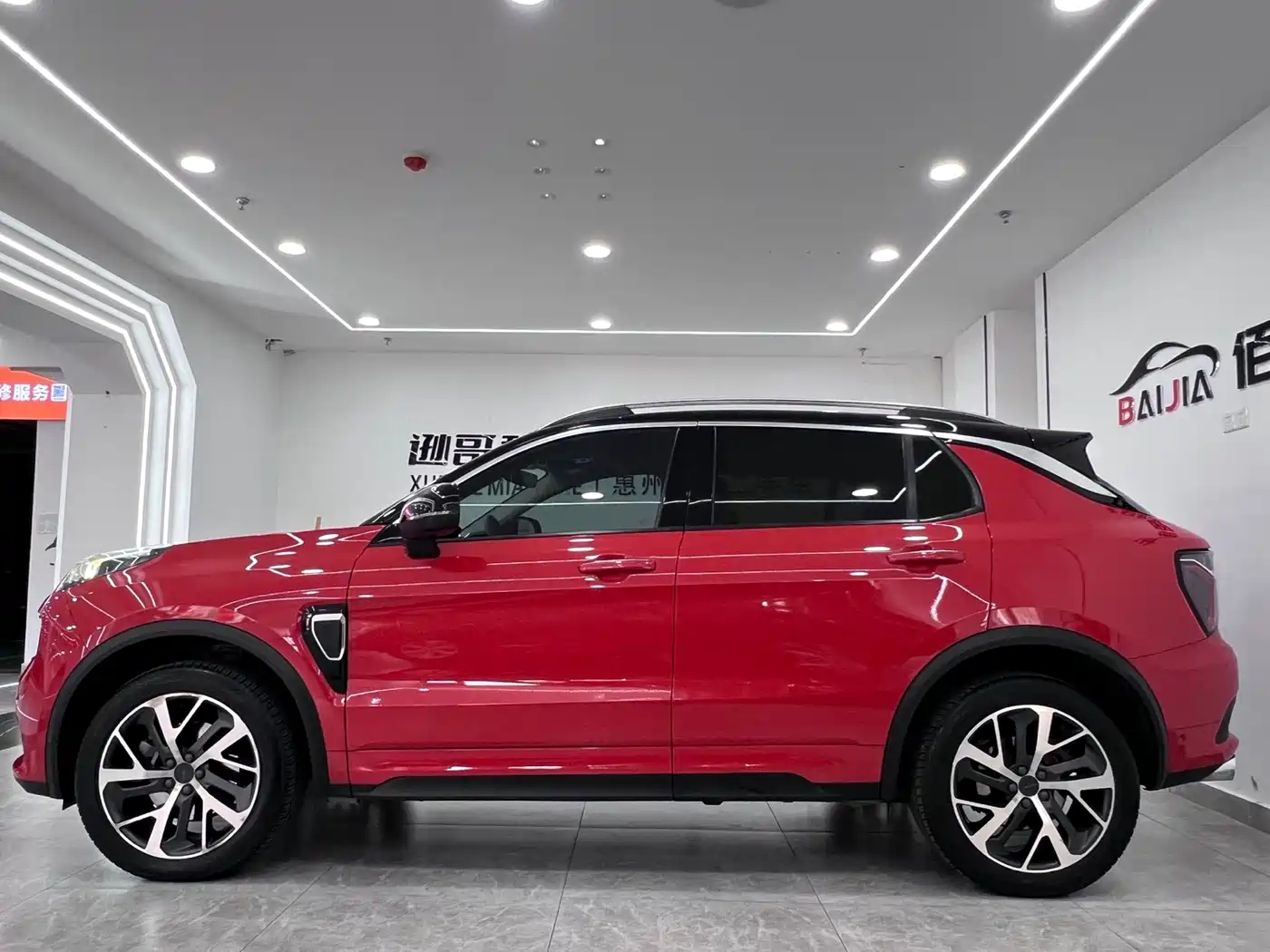 Lynk & Co 01 2017 2.0T AWD Pro фото 4