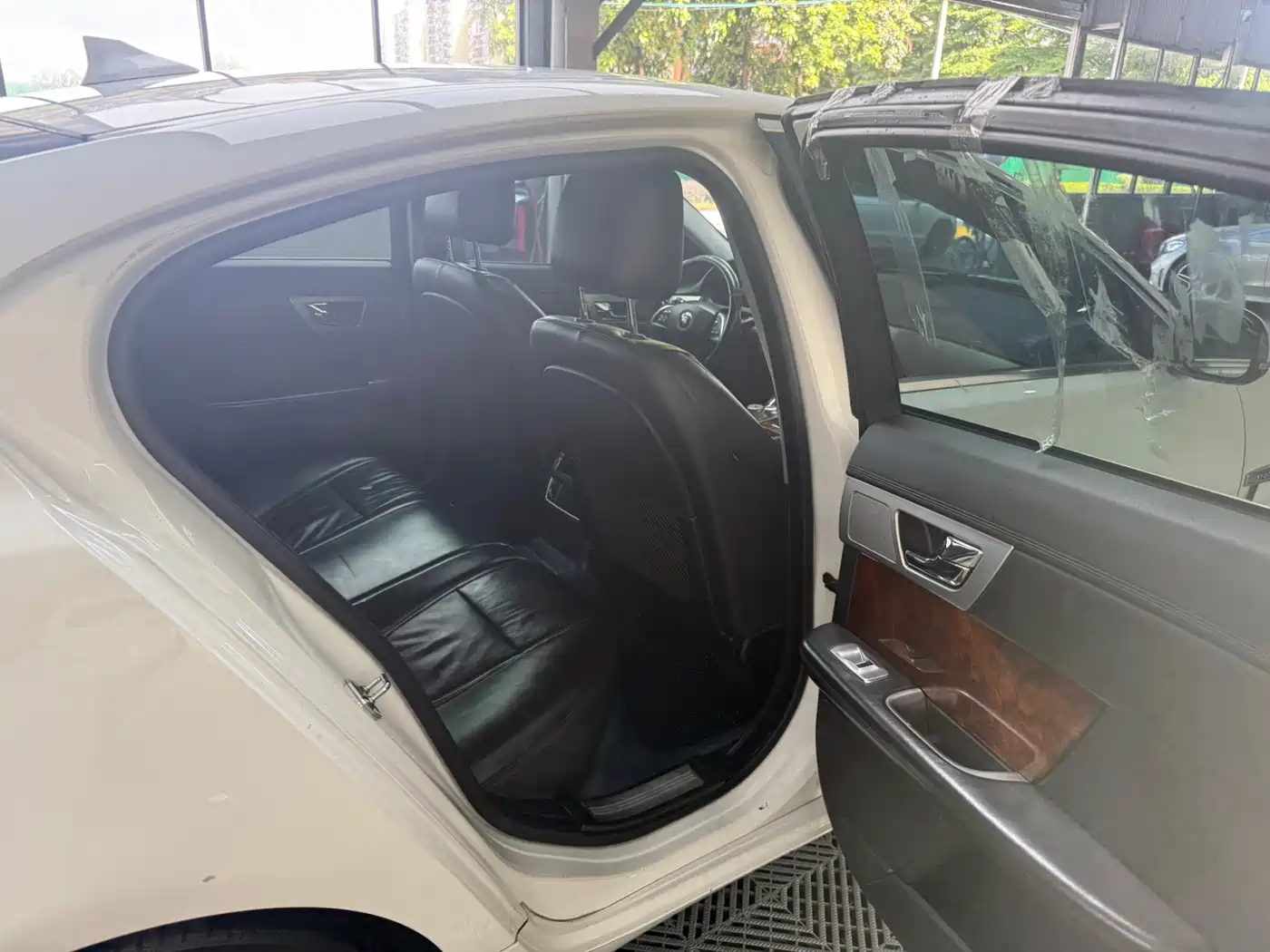 Jaguar XF 2016 2015 XF 2.0T Style Edition