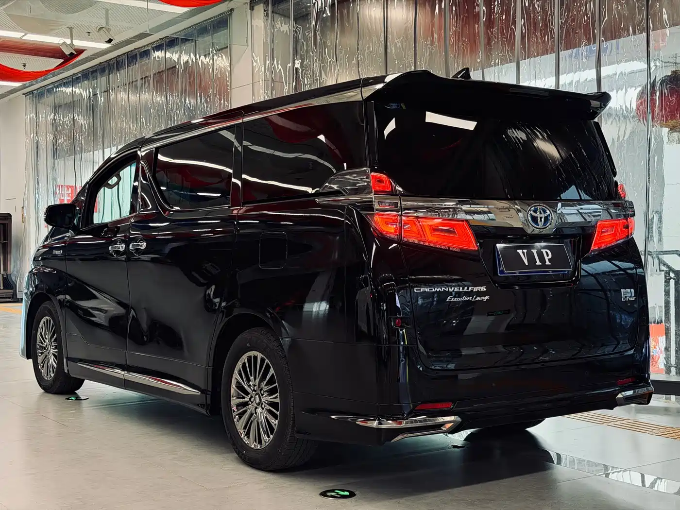 Toyota Vellfire 2021 Crown Hybrid 2.5L HV Premium Edition фото 16