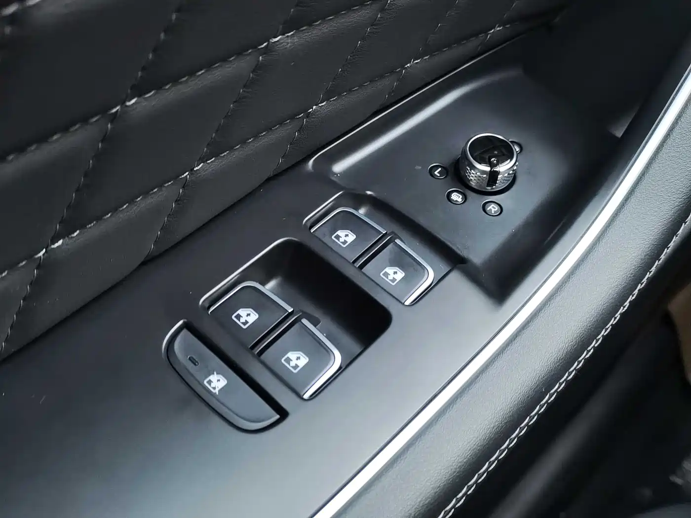 Hongqi HS5 2019 2.0T Intelligent Connected Flagship Edition фото 20