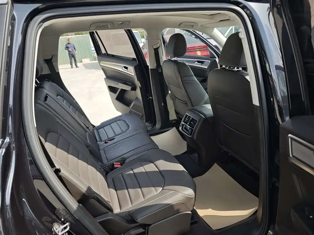 Volkswagen Teramont 2020 380TSI 4WD Luxury Edition China VI фото 10