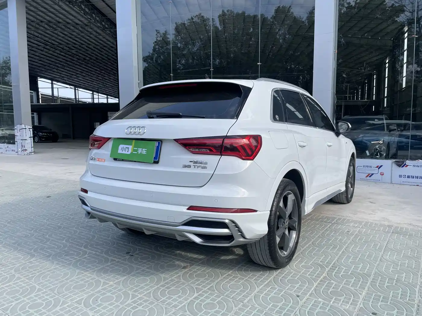 AUDI Q3
