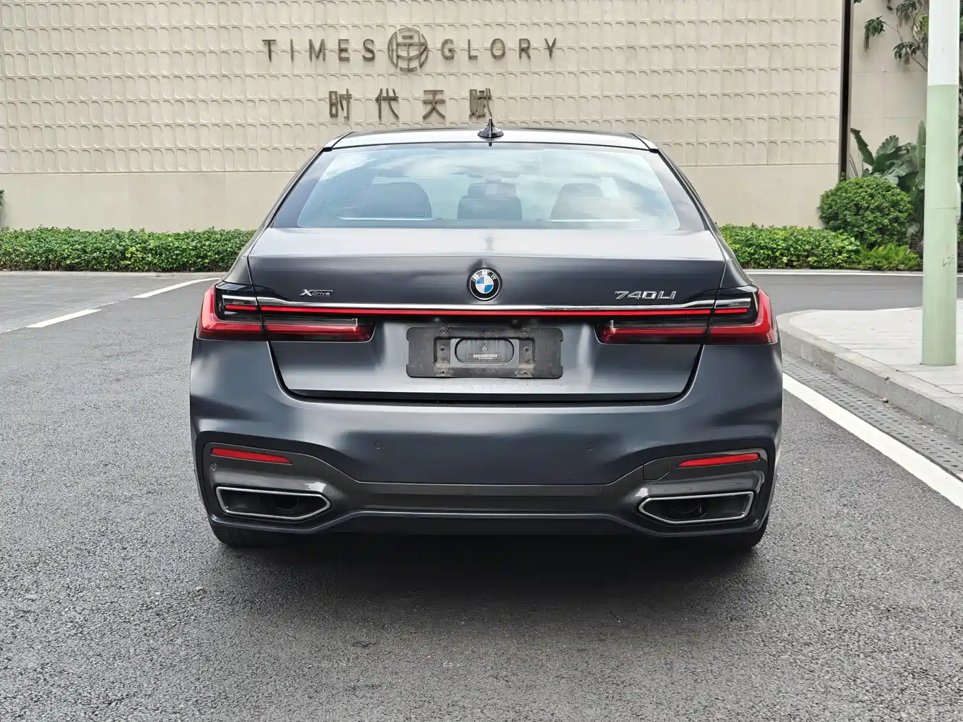 BMW 7 Series 2019 740Li xDrive Executive M Sport Package фото 3