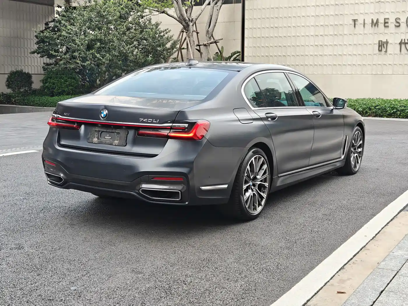 BMW 7 Series 2019 740Li xDrive Executive M Sport Package фото 4