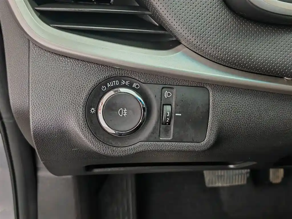 Chevrolet Monza 2019 Redline 320T DCT Refreshing Edition VI фото 21