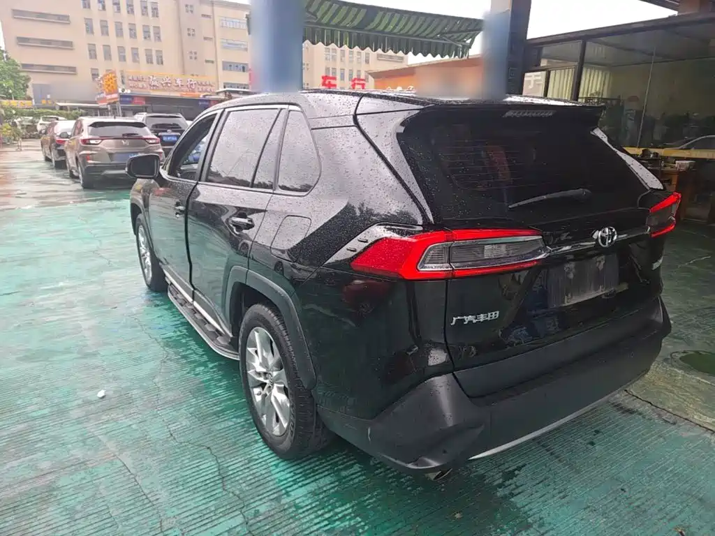 Фото 5 - Toyota Wildlander