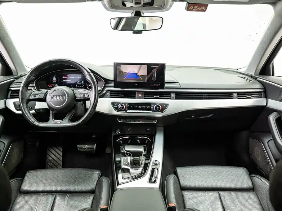 Фото 6 - Audi A4L