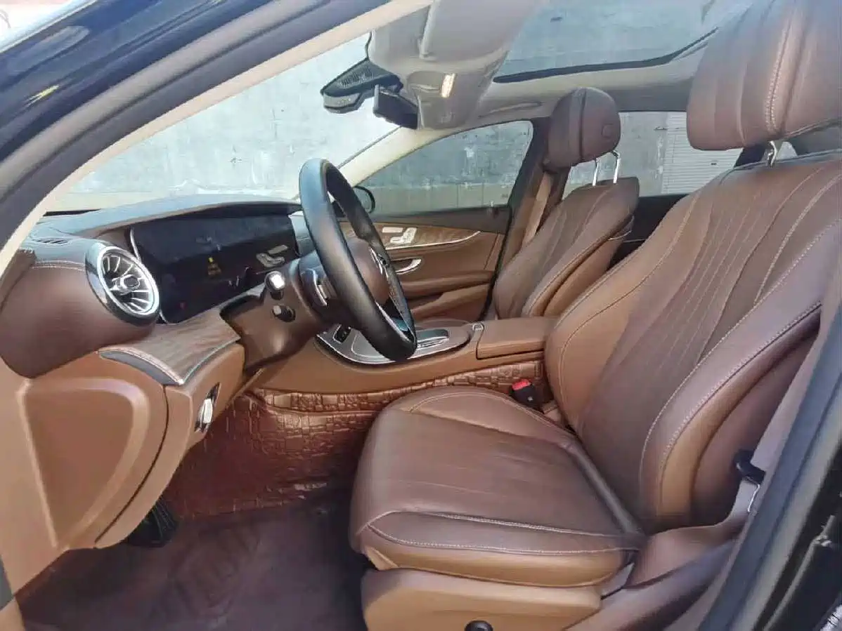 Mercedes-Benz E-Class 2023 E 300 L Fashion фото 10