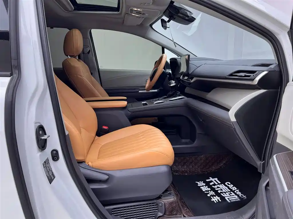Toyota Sienna 2023 2.5L Hybrid Comfort Edition фото 17