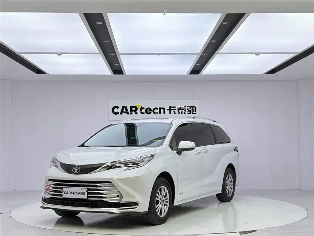 Toyota Sienna 2023 2.5L Hybrid Comfort Edition