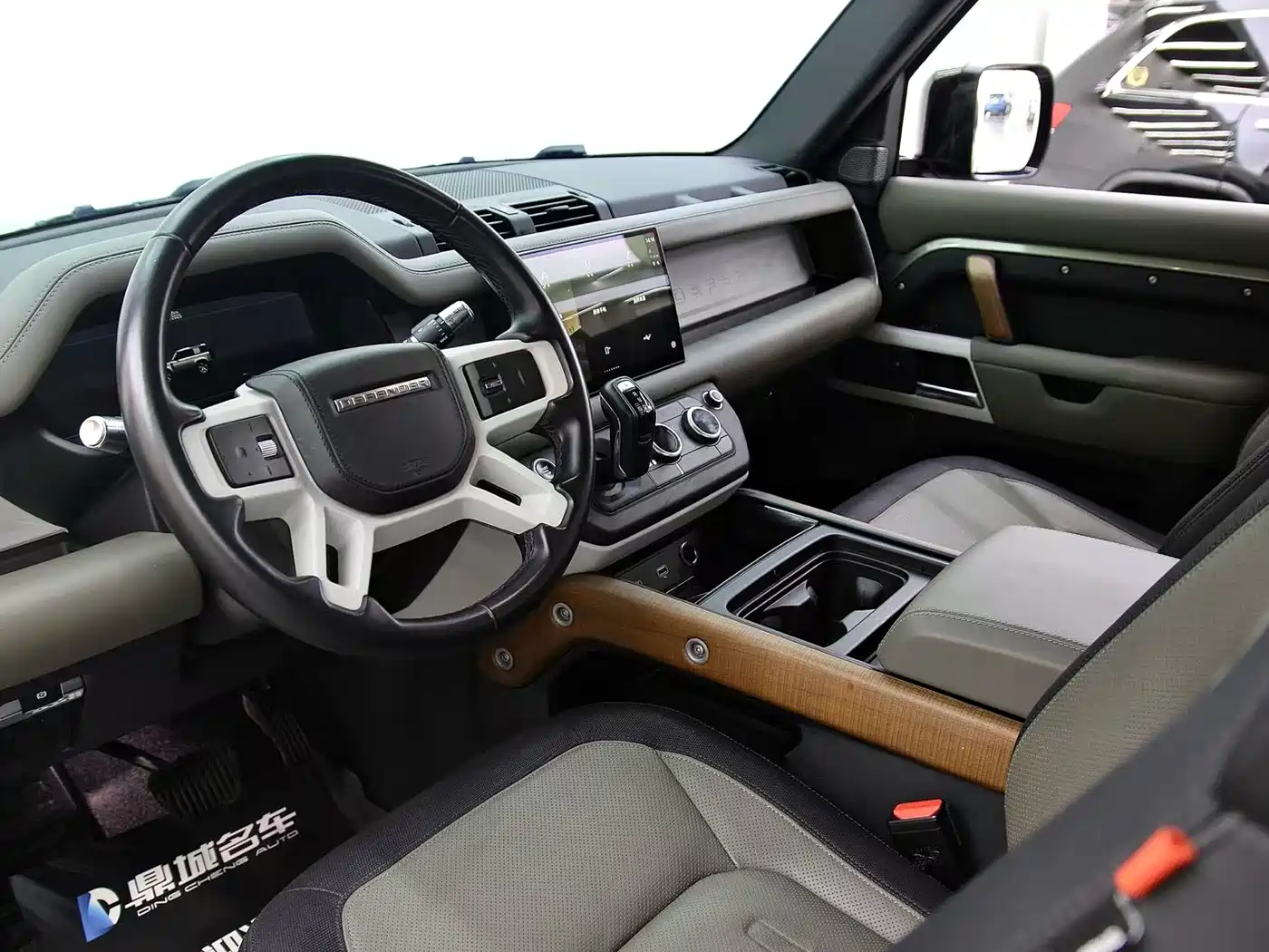 Land Rover Defender 2022 90 2.0T P300 X-DYNAMIC HSE фото 4