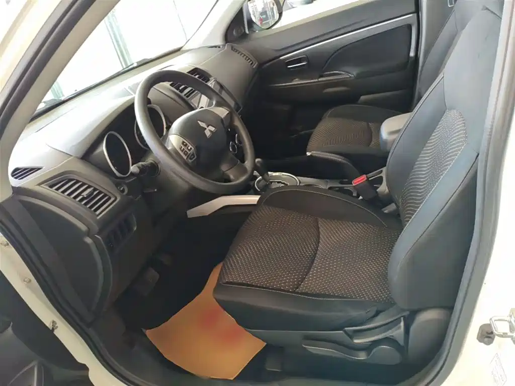 Mitsubishi ASX 2013 2.0L CVT 2WD Elite фото 15
