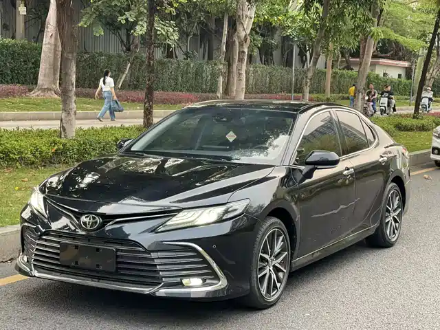TOYOTA CAMRY
