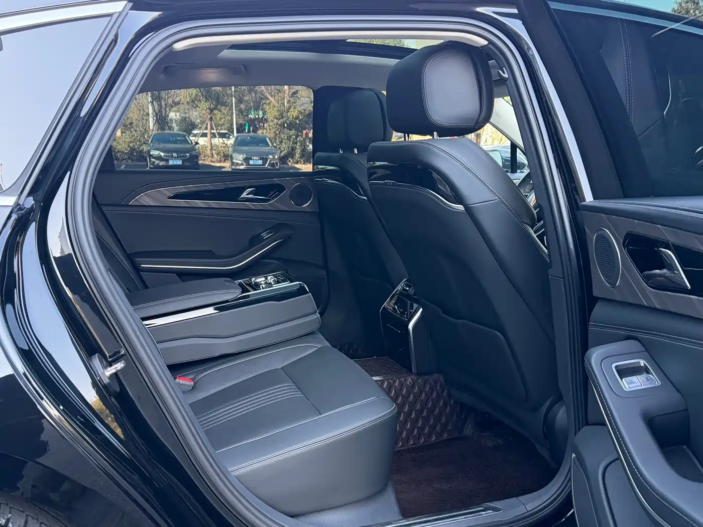 Hongqi H9 2020 2.0T Smart Connection Qi Xiang Edition фото 10