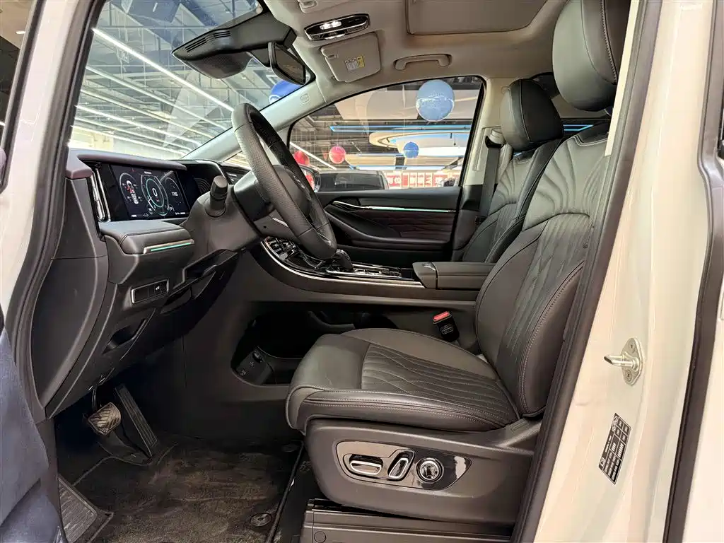 GAC Trumpchi Trumpchi M8 2024 Master Series 400T Ultimate Edition фото 11