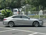Фото 7 - Lexus ES