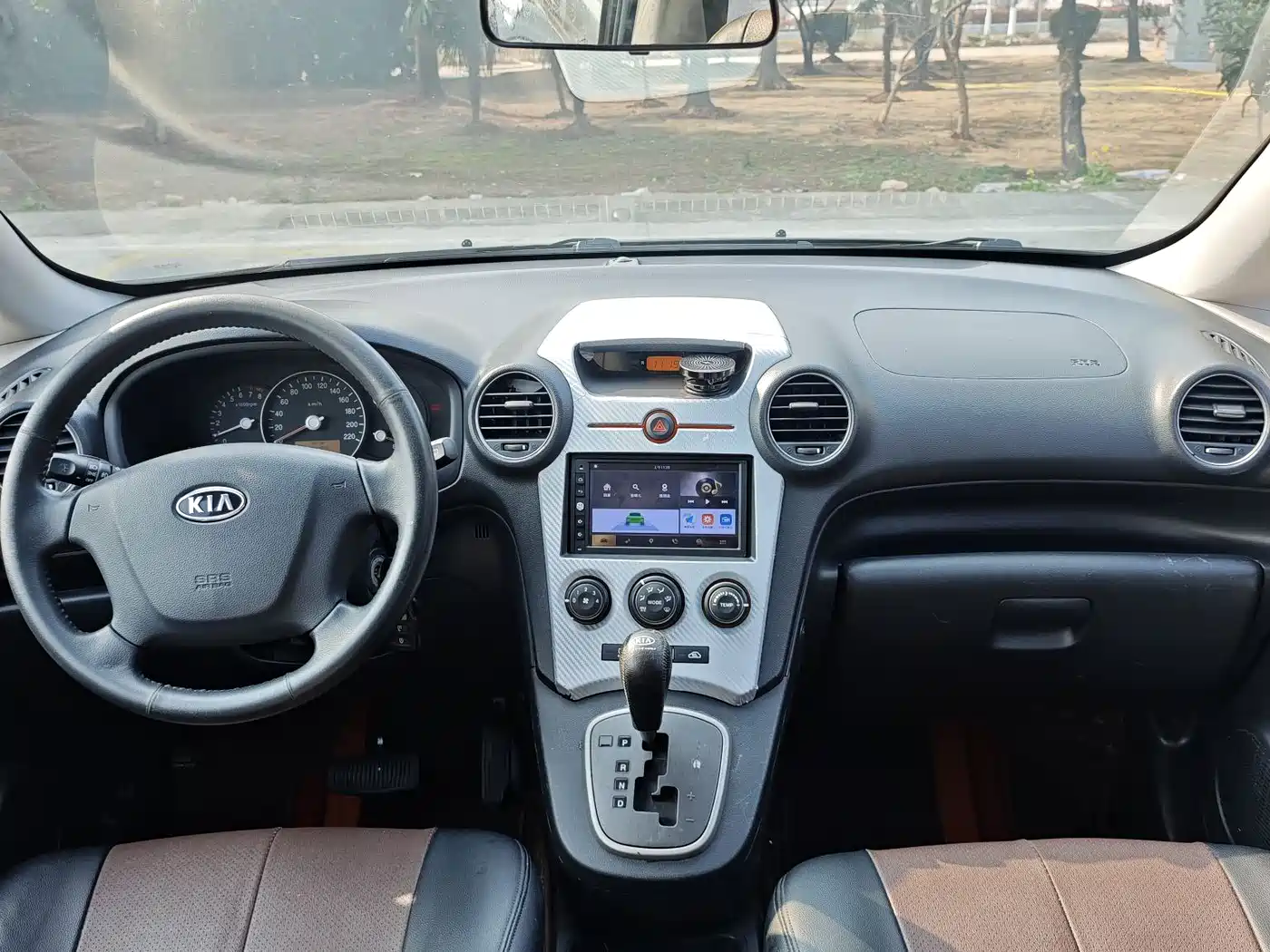 Kia Carens 2007 2.0L 7-Seater Comfort фото 5