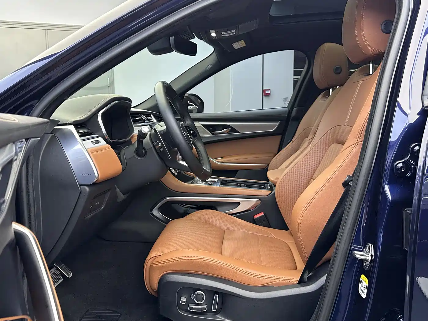 Jaguar F-PACE 2021 340PS R-Dynamic SE фото 6