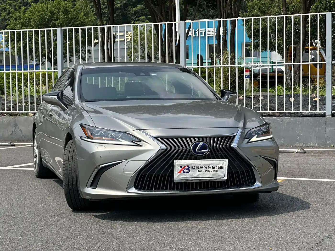 Фото 3 - Lexus ES