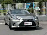 Фото 3 - Lexus ES