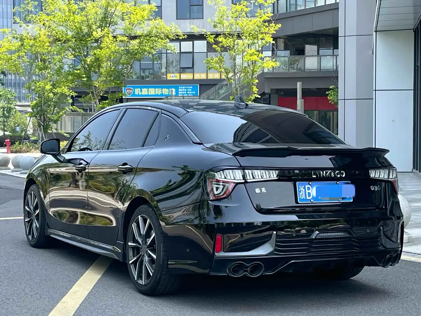 Lynk & Co 03 2022 03+ 2.0TD Auto Wind Rider Edition фото 14