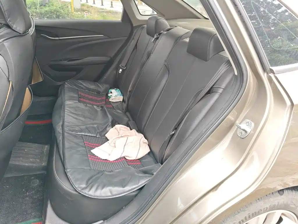Фото 15 - Buick Excelle