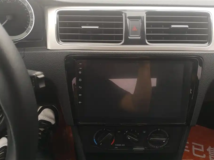 Škoda Skoda Rapid Spaceback 2019 1.5L Automatic Comfort Edition фото 13