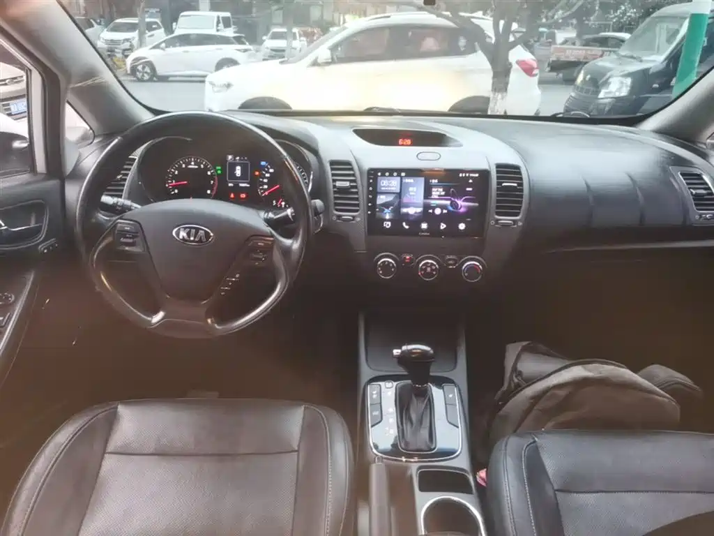Kia K3 2017 1.6L Automatic 15th Anniversary Special GLS фото 10