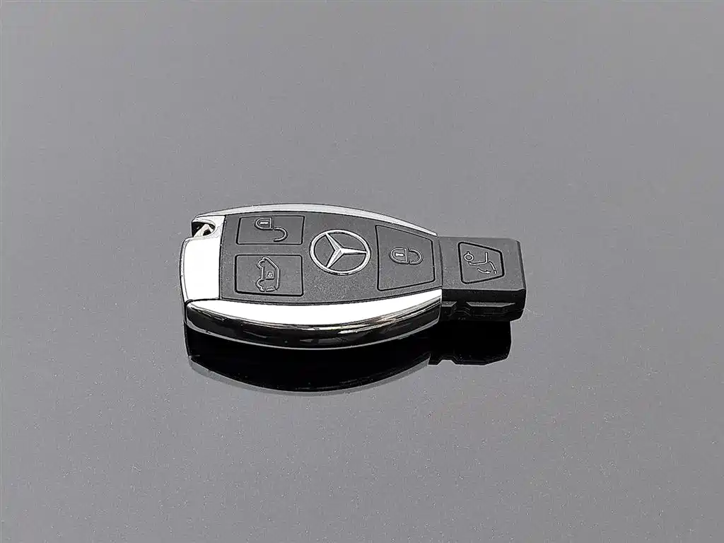 Mercedes-Benz V-Class 2021 V 260 L Long Wheelbase Luxury Edition фото 19