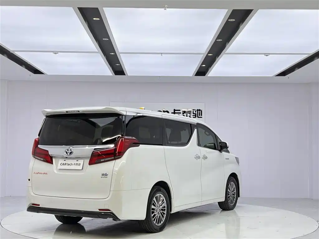 Toyota Alphard 2019 Hybrid 2.5L Luxury фото 3