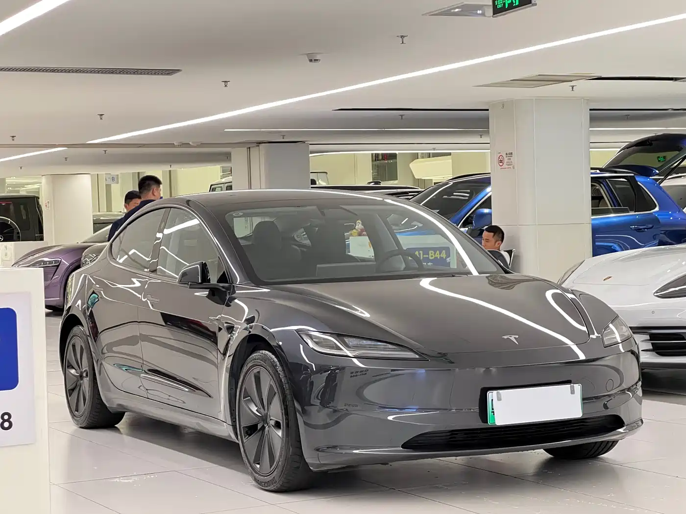 TESLA MODEL 3