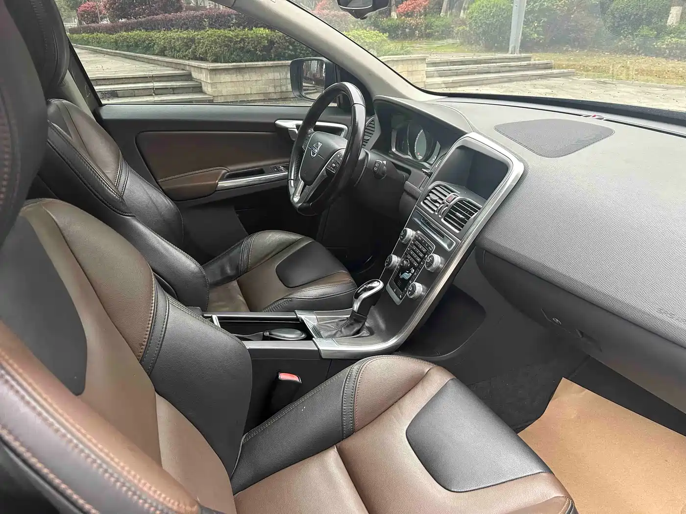 Фото 9 - Volvo XC60