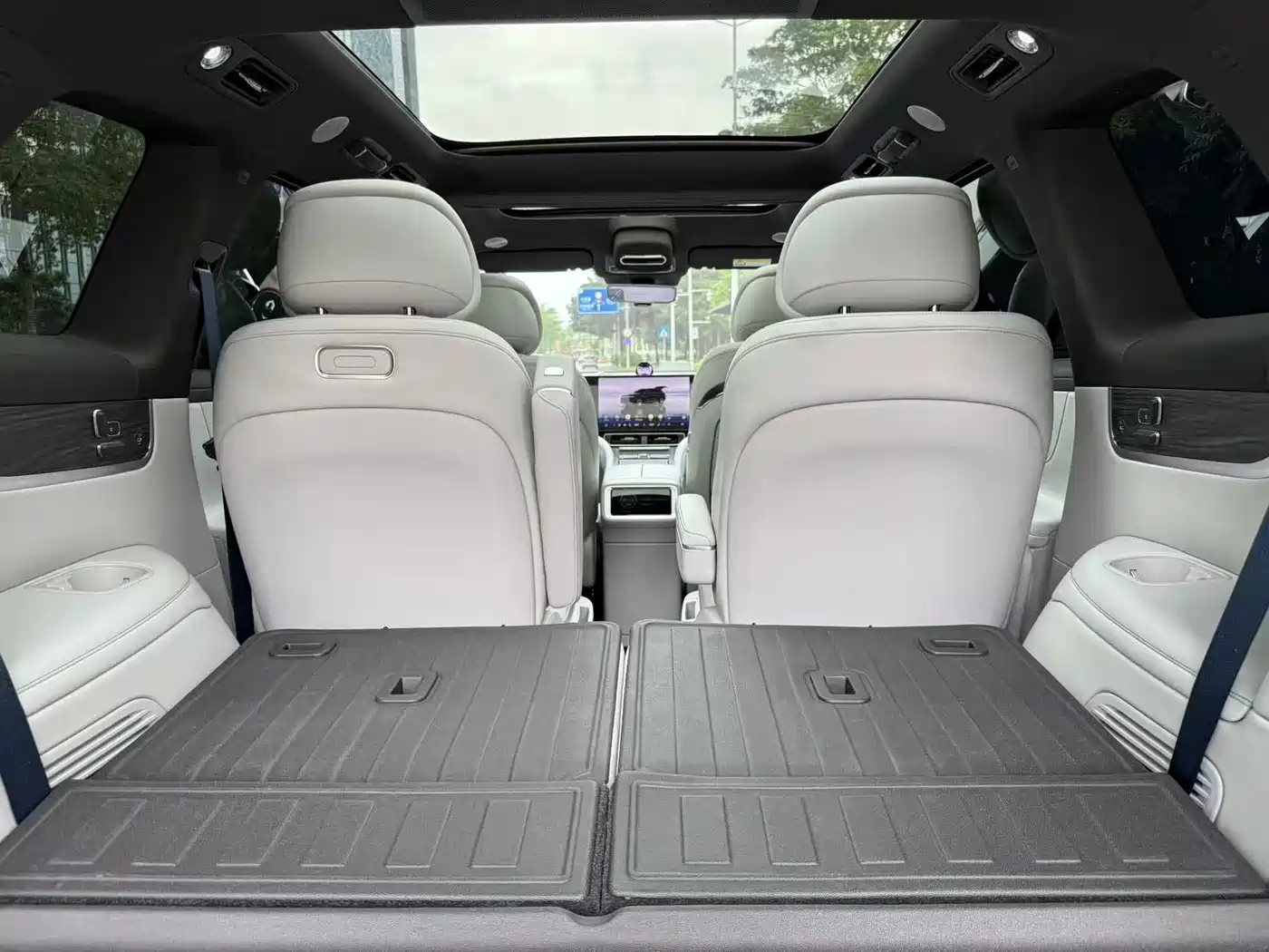 AITO Wenjie AITO M9 2025 Extended Range Ultra 52kWh 6-Seater фото 19