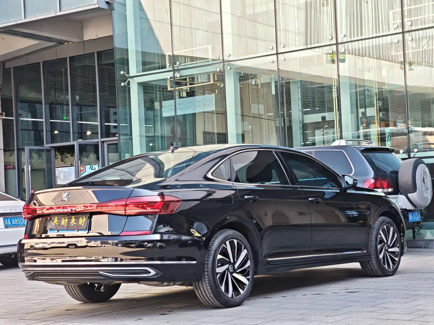 Volkswagen Passat 2025 Outstanding 380TSI Dragon Soaring Edition фото 19