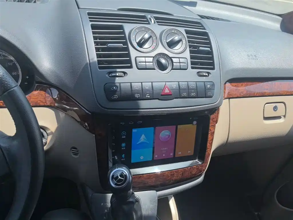 Mercedes-Benz Viano 2013 3.0L Comfort Edition фото 13