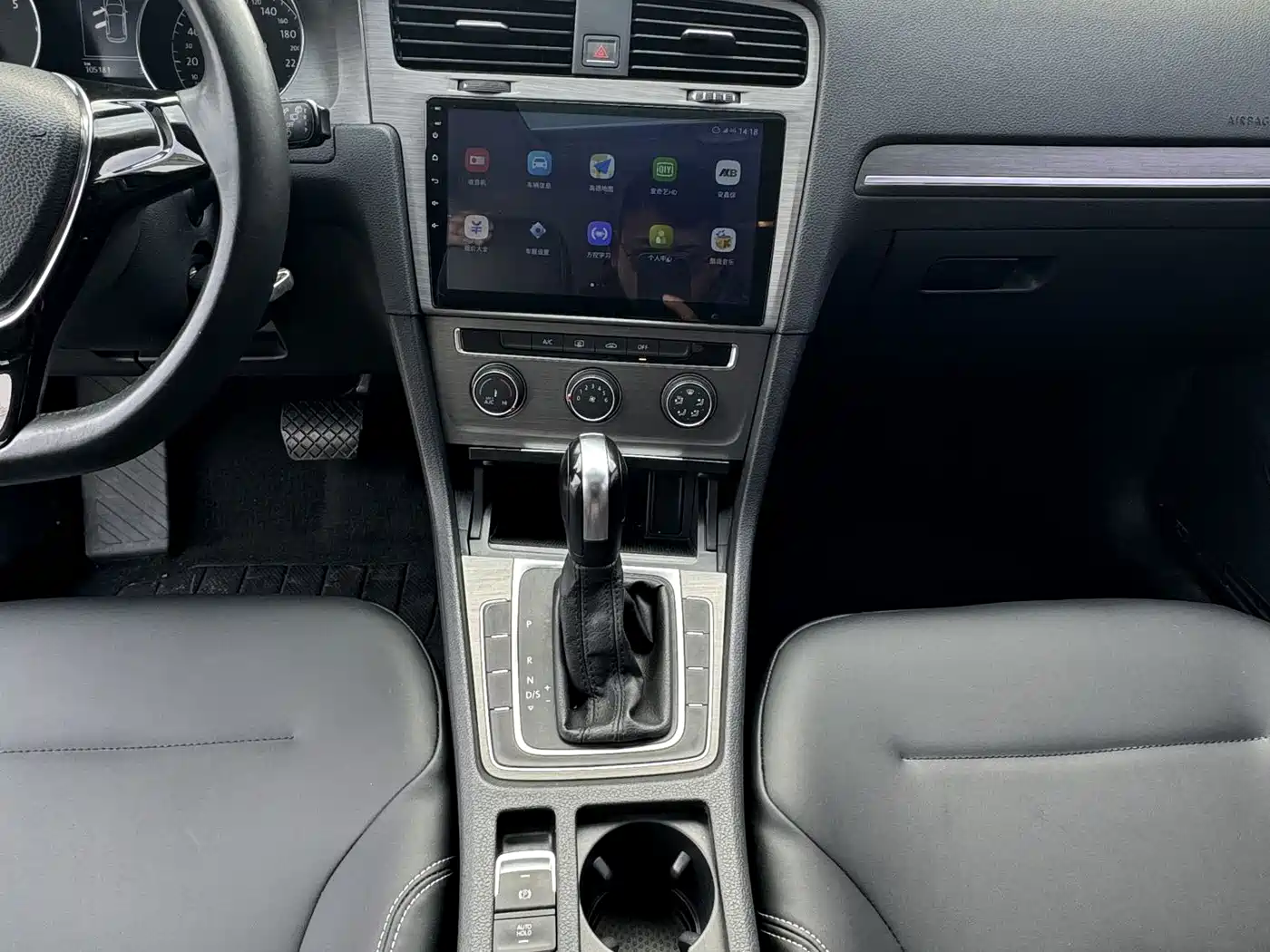Volkswagen Golf 2016 1.6L Automatic Comfort фото 14
