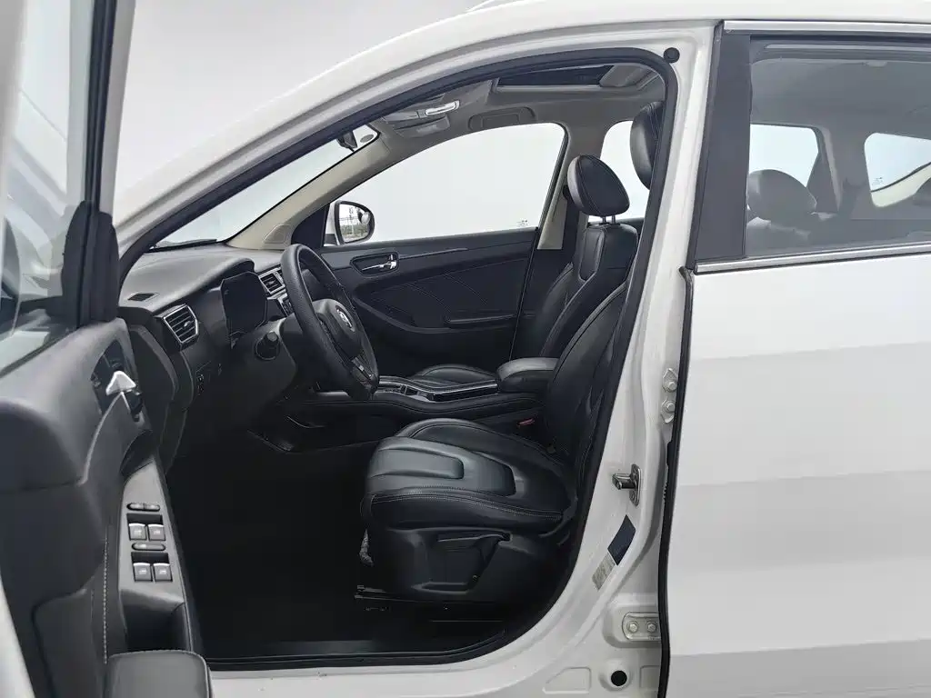 Dongfeng Fengguang Fengguang 580 2016 2016 Facelift 1.5T CVT Comfort