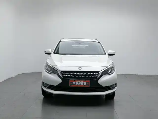 Venucia T90 2017 2.0L CVT Smart Edition — фото 3