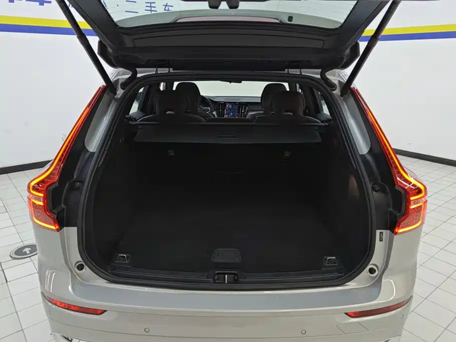 Фото 4 - Volvo XC60
