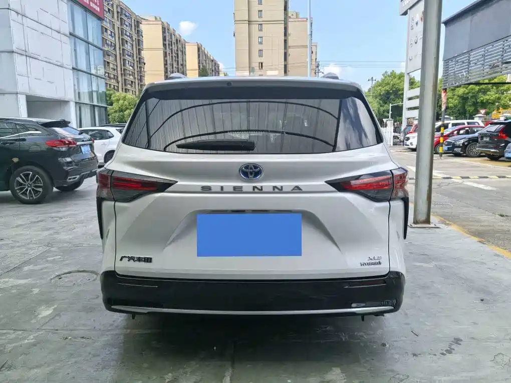 Toyota Sienna 2021 2.5L Hybrid Luxury Edition фото 14