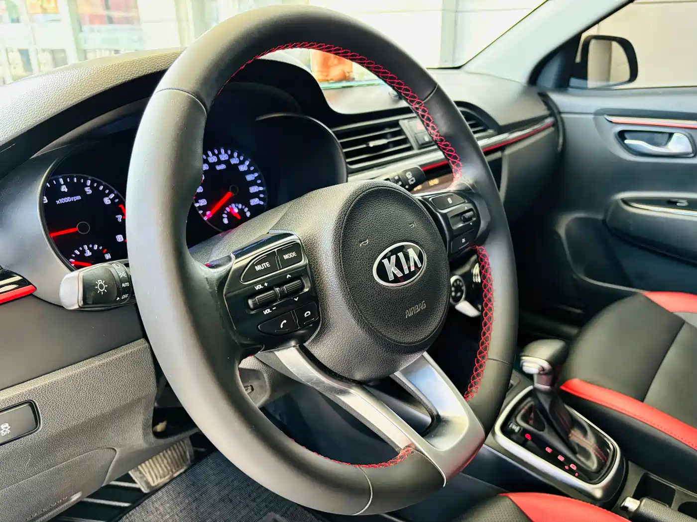 Kia KX CROSS 2018 1.6L Automatic Smart Sunroof Edition фото 17