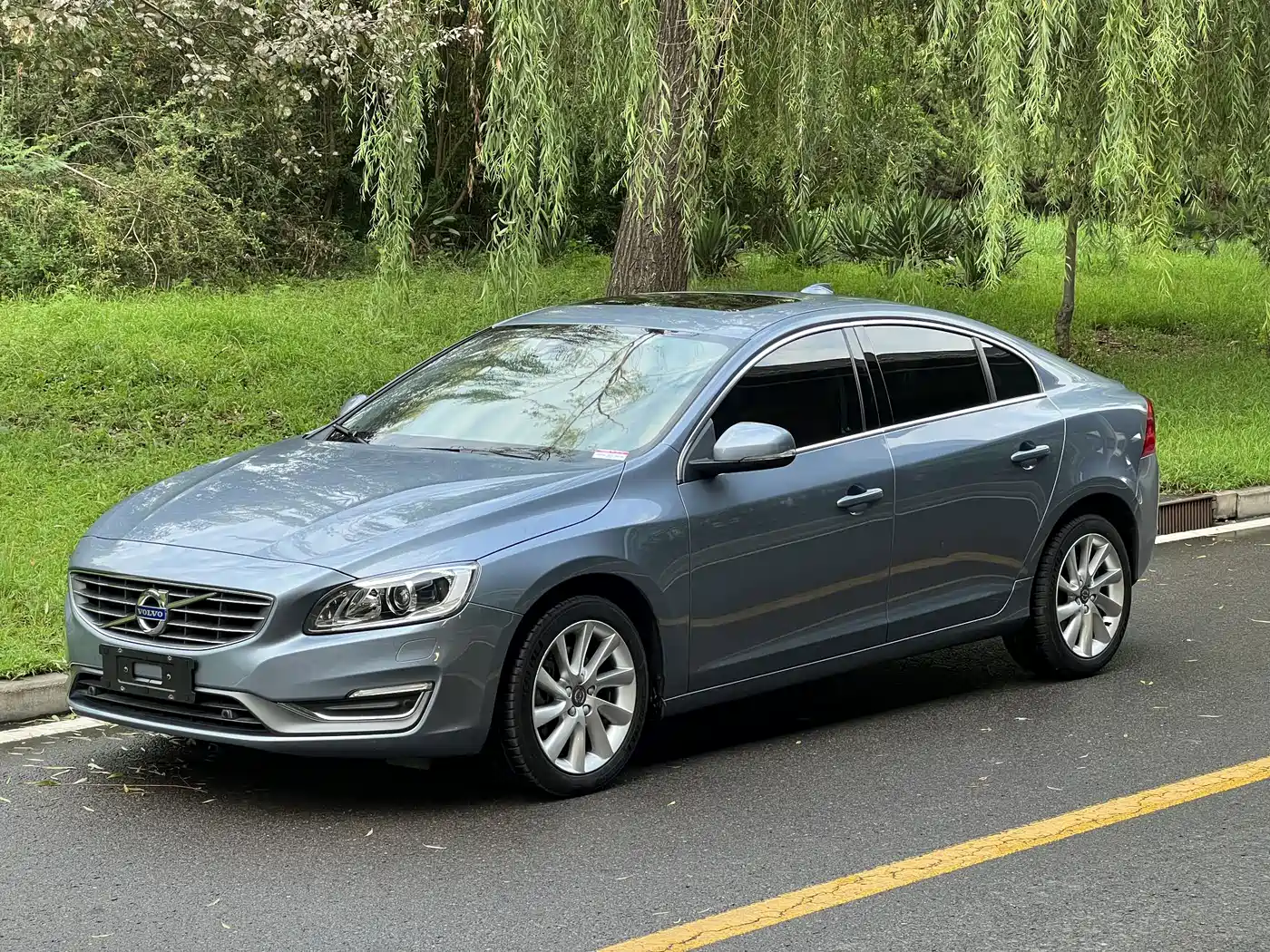 Фото 1 - Volvo S60