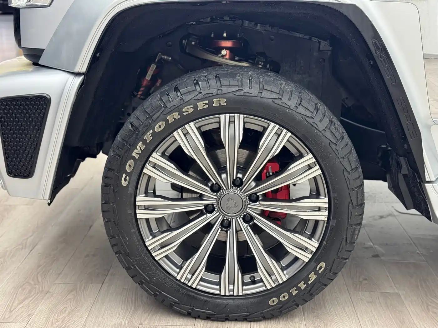 TANK CO CREATION TANK 300